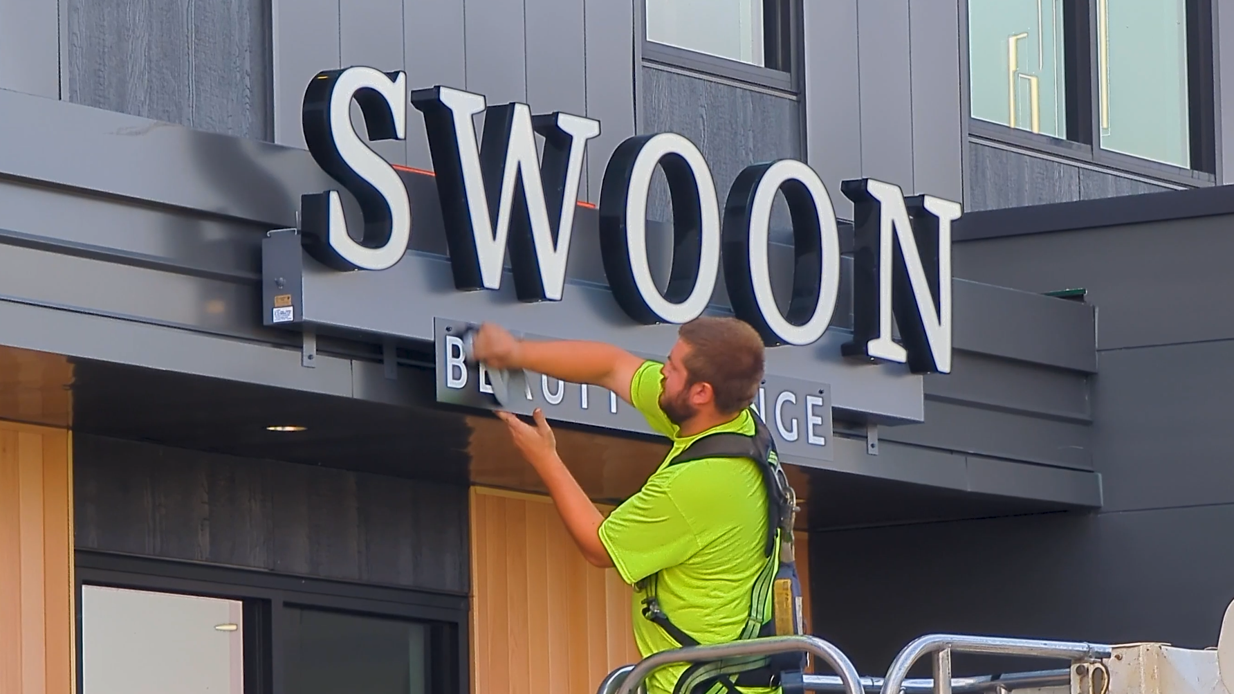 2025-10-10 12_55_50-Swoon TMU-mp4 - VLC media player-1