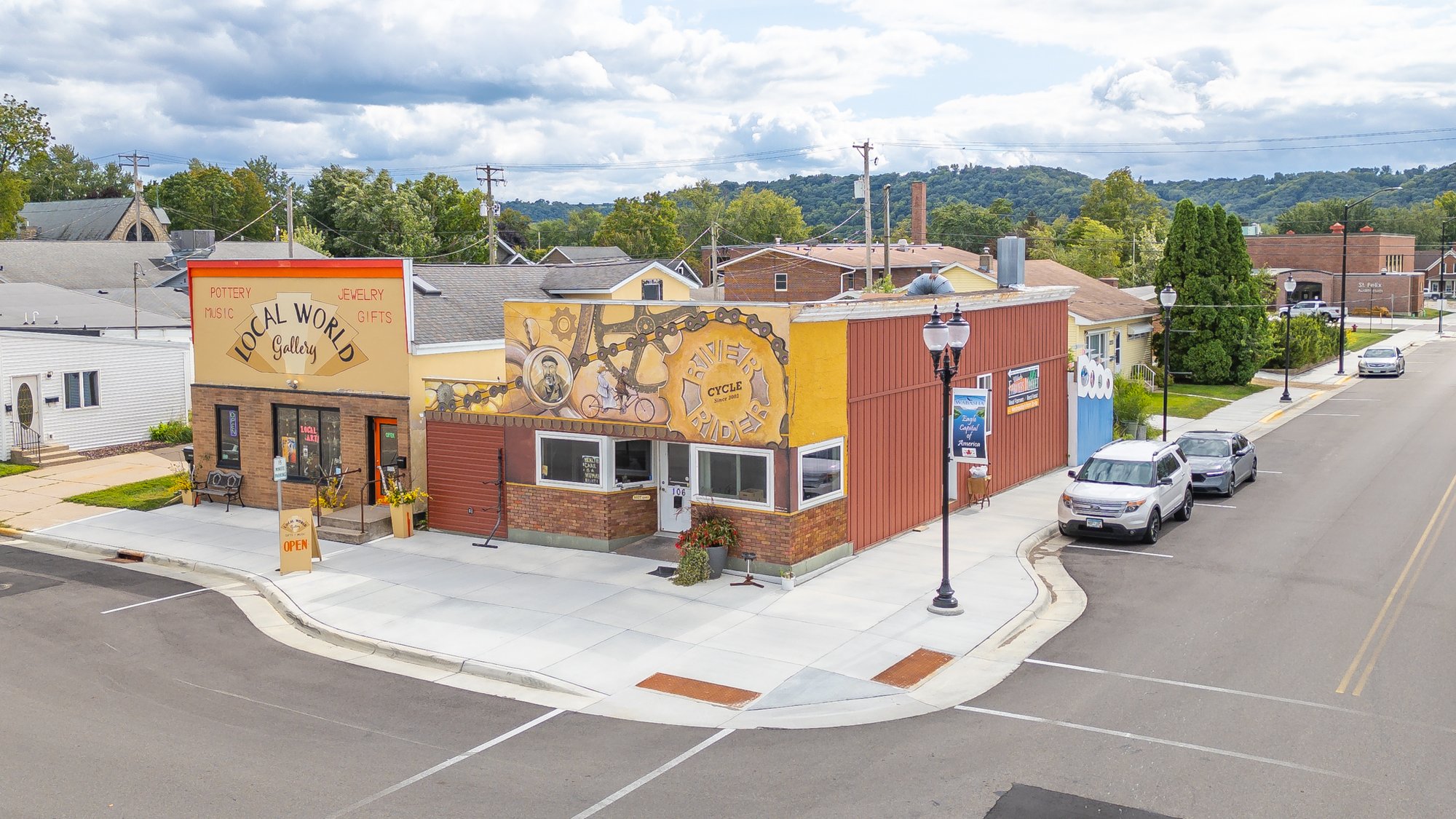 PropertyPhotos_106 2nd St E-2